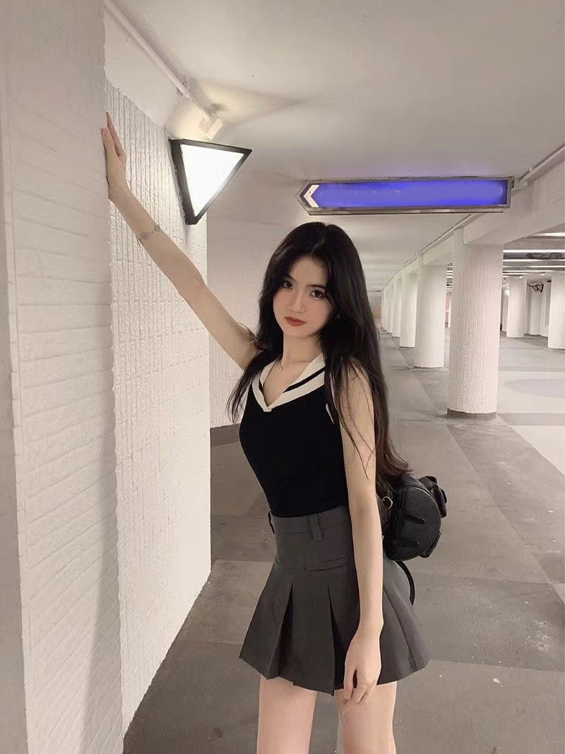 Women Black Sweetheart Neck Top