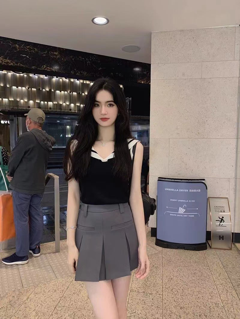 Women Black Sweetheart Neck Top