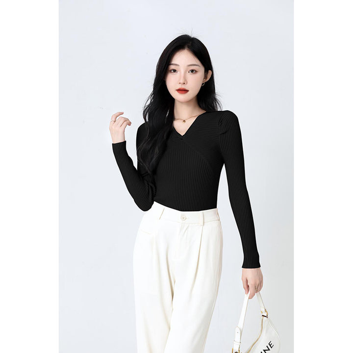 Black Ribbed V-Neck Pullover