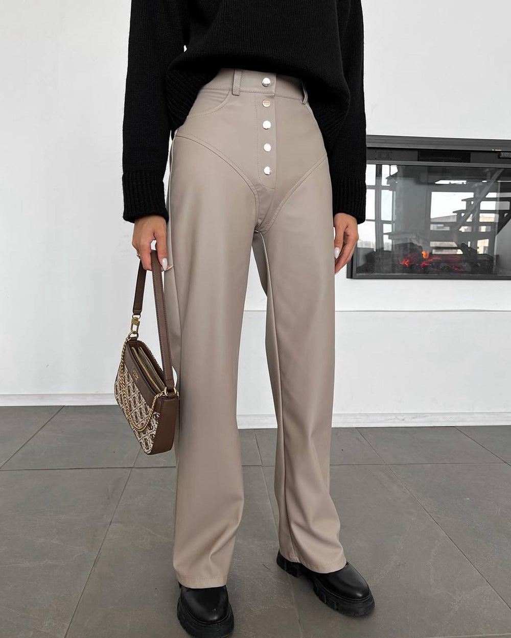 Women Solid Mid-Rise Straight Fit Trousers