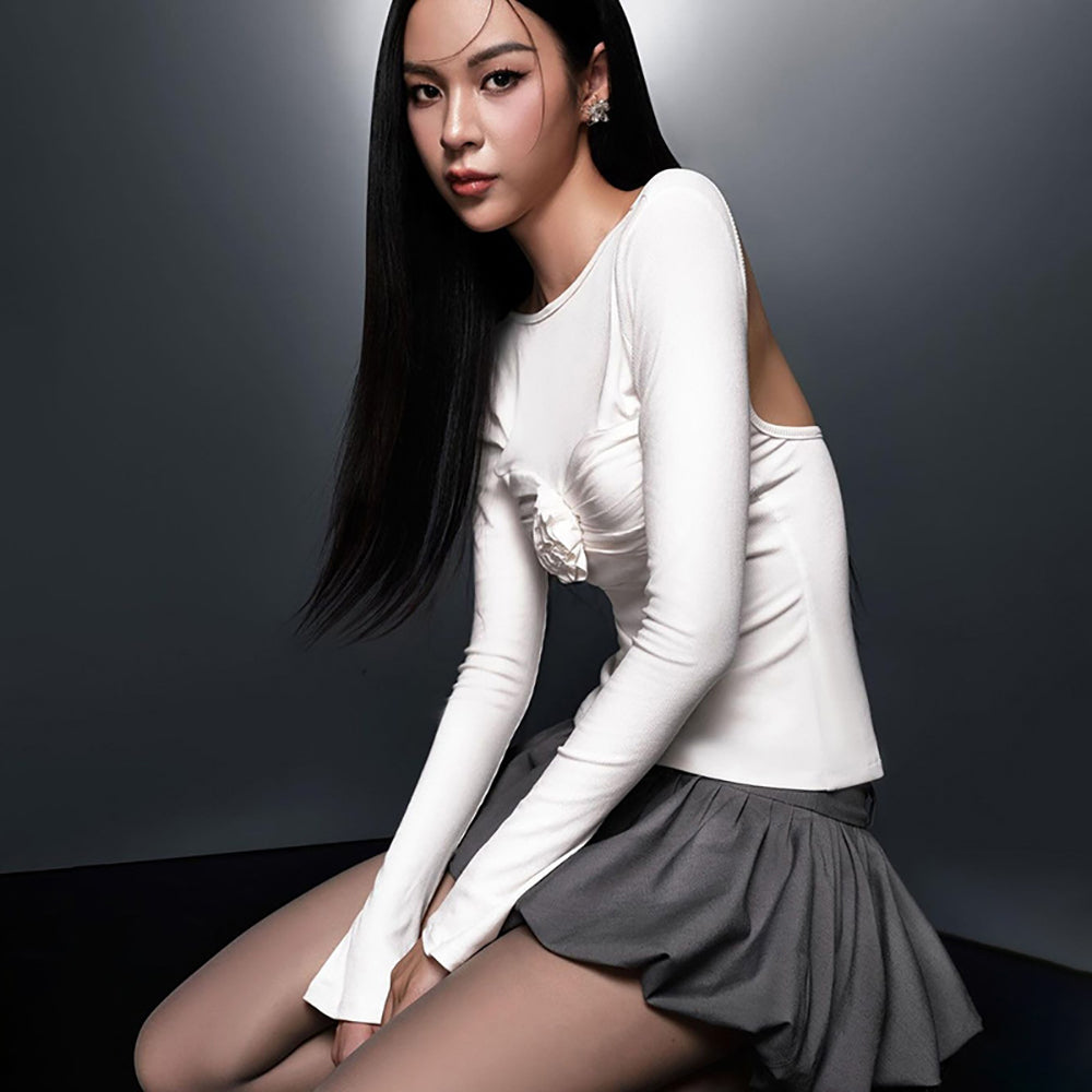 Women Solid Boat Neck Top