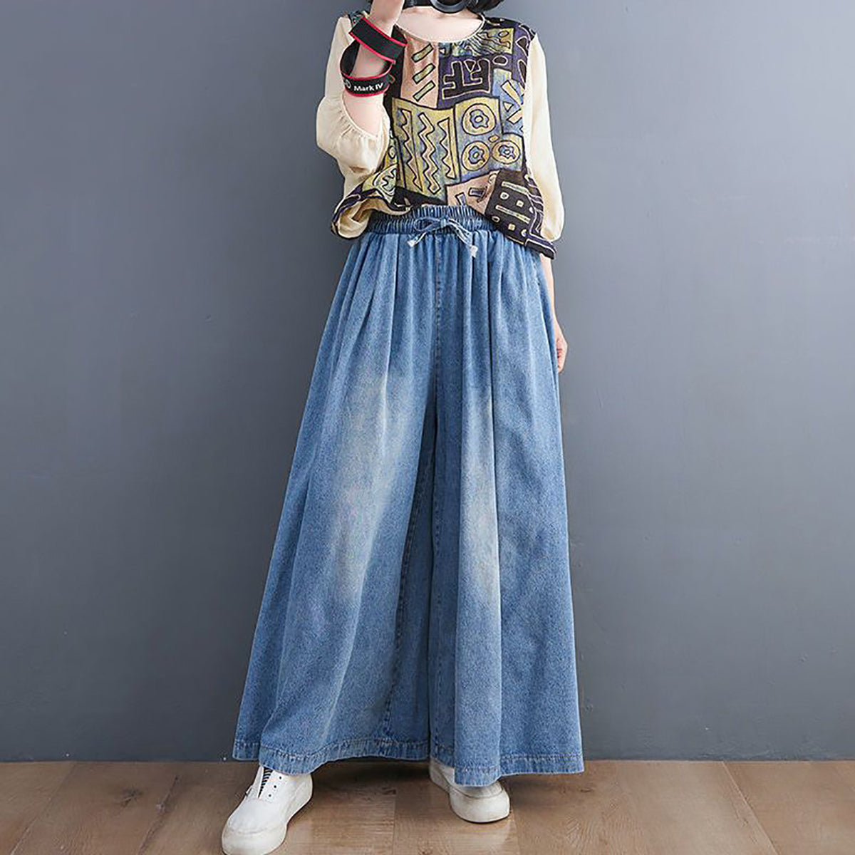 Women Flared Cotton Light Fade Jeans