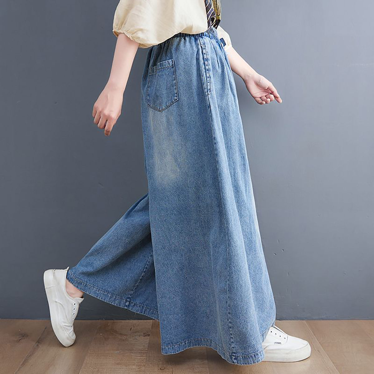 Women Flared Cotton Light Fade Jeans