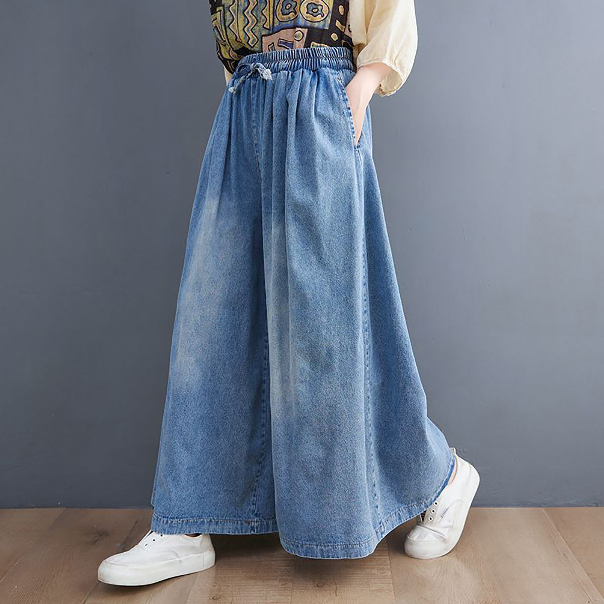 Women Flared Cotton Light Fade Jeans