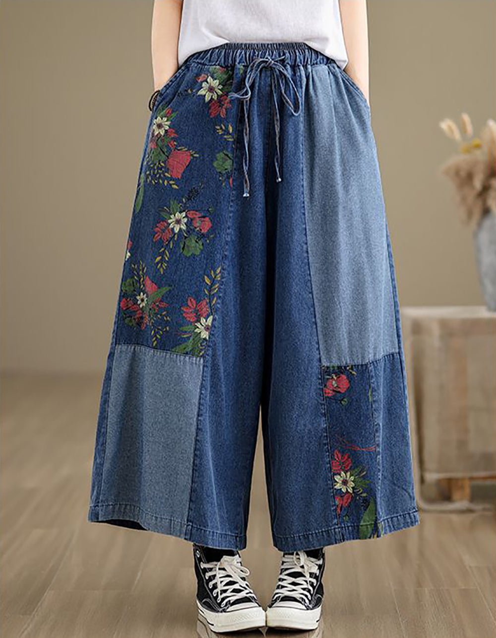 Women Mid-Rise Flared Jeans