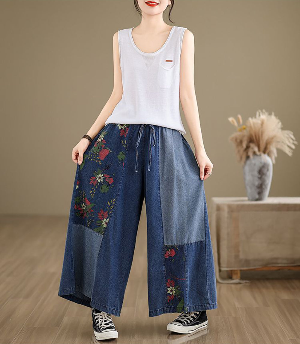 Women Mid-Rise Flared Jeans