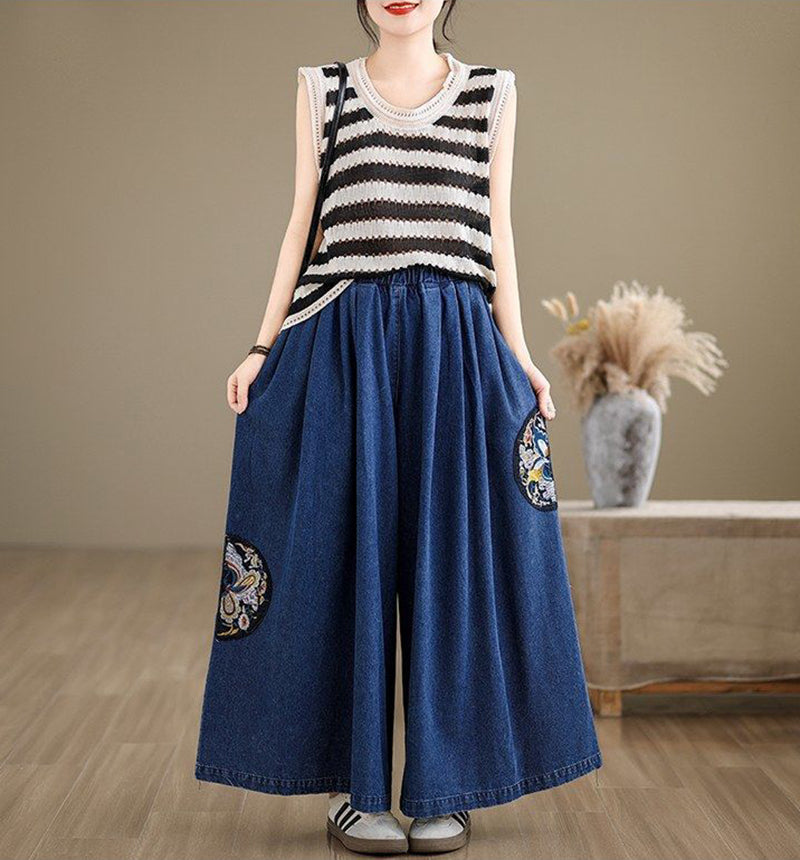 Women Solid Flared Jeans