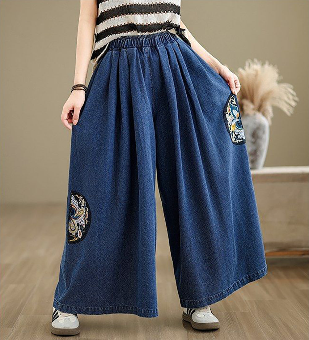 Women Solid Flared Jeans