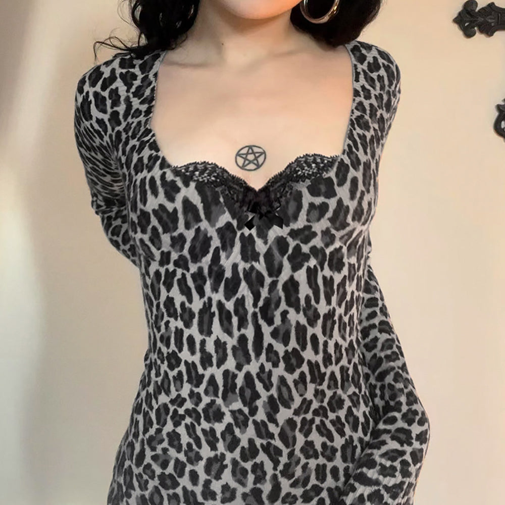 Women Animal Printed Sweetheart Neck Georgette Fitted Top