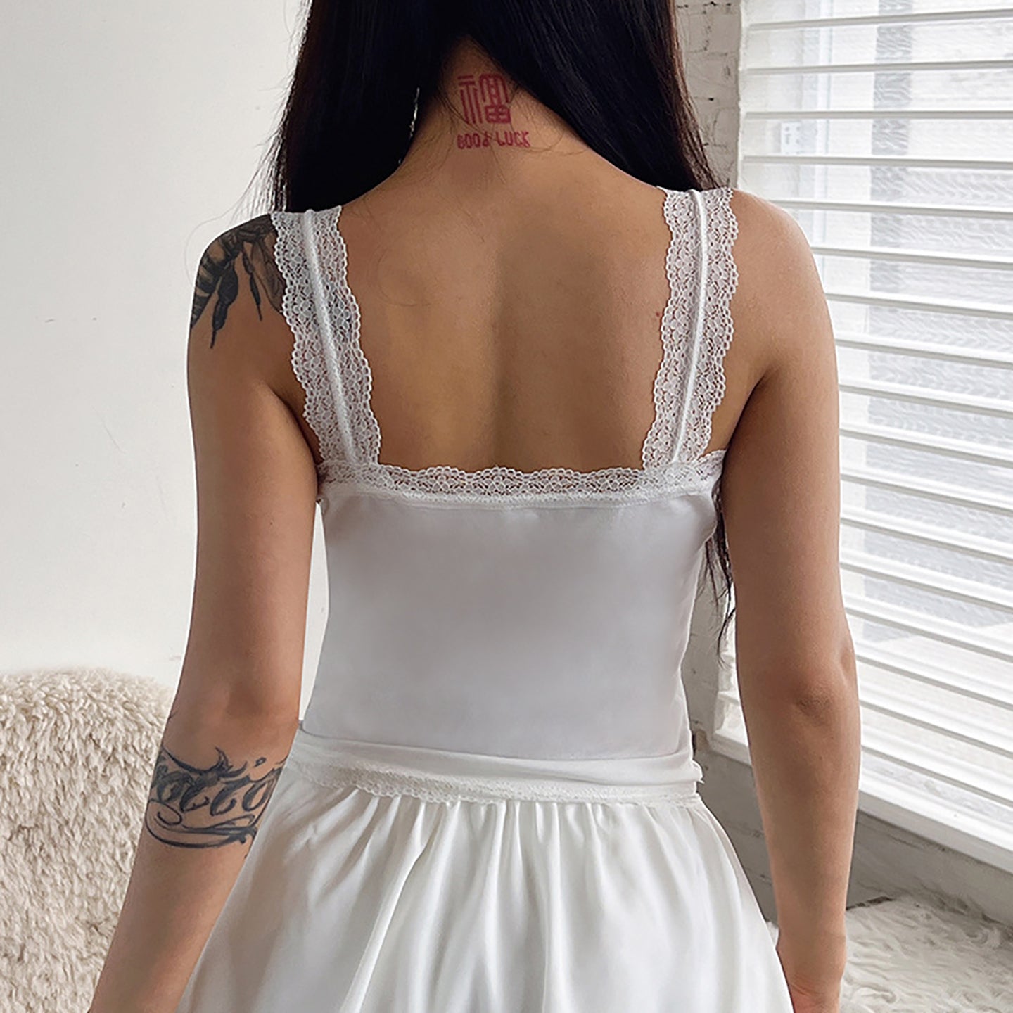 Women Solid Scoop Neck Top