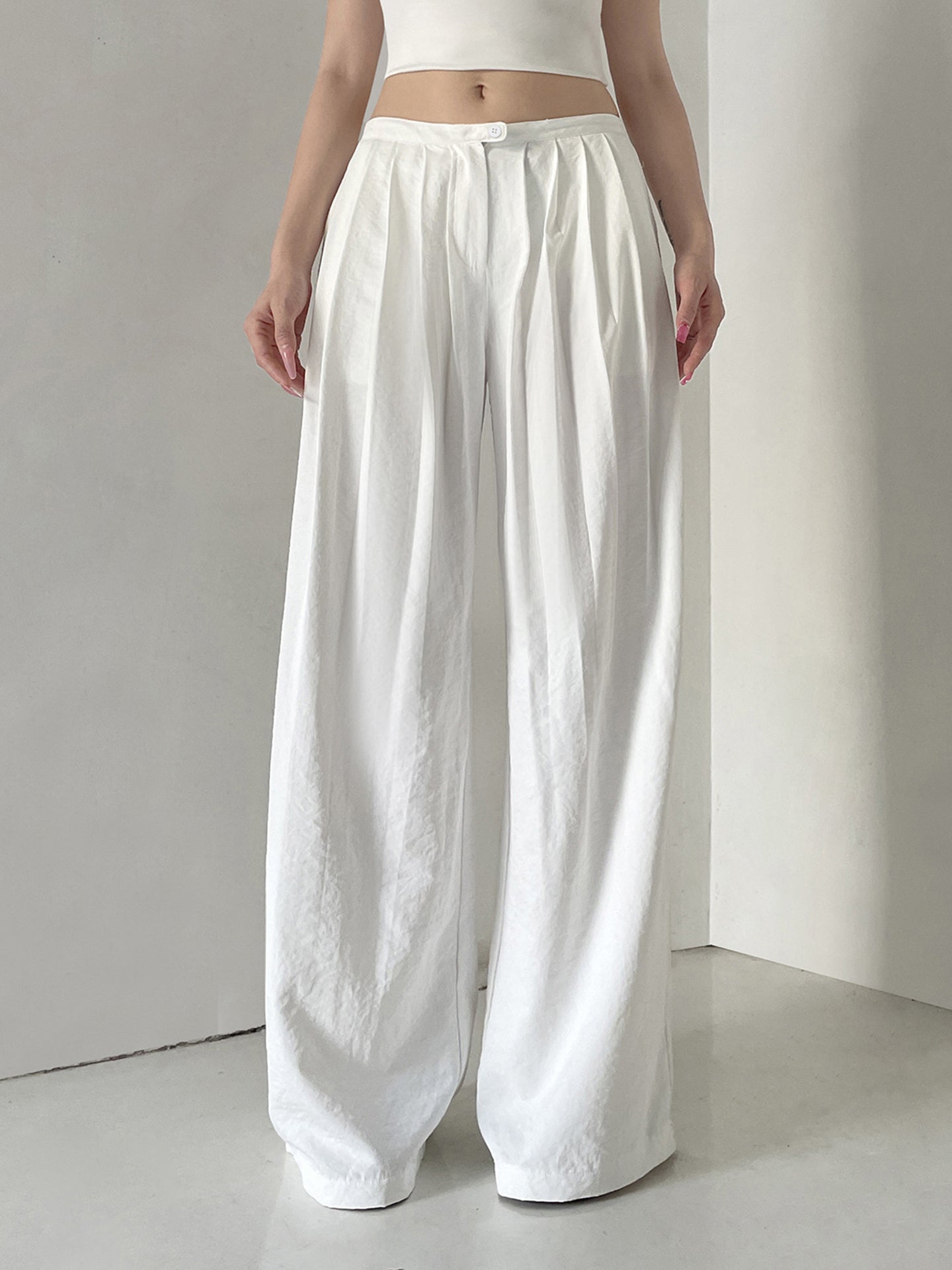 Women Loose Fit Easy Wash Pleated Wide Leg Trousers