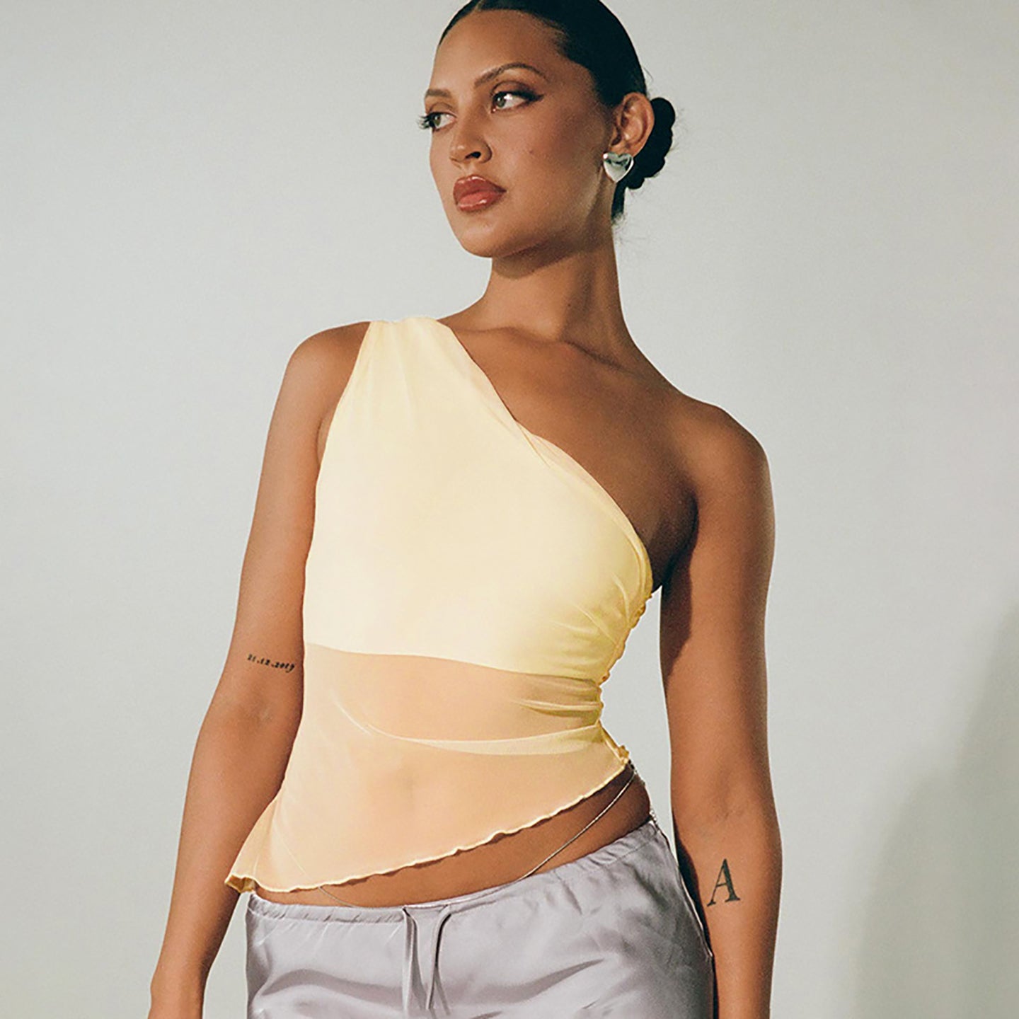 Women Solid One Shoulder Fitted Top