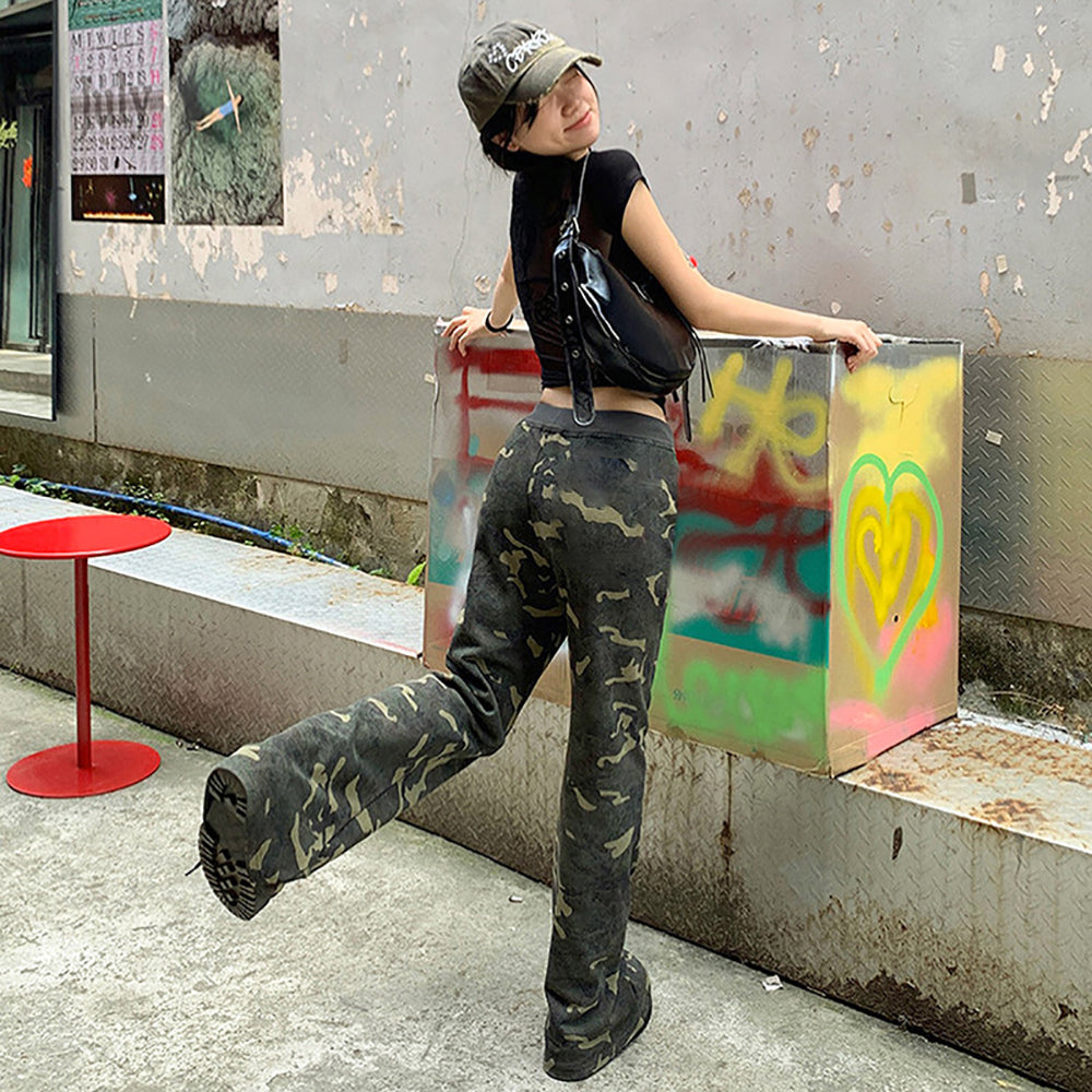 Women Camouflage Printed Loose Fit Easy Wash Trousers