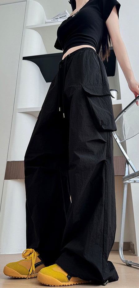 Women Regular Fit Mid-Rise Cargos Trousers