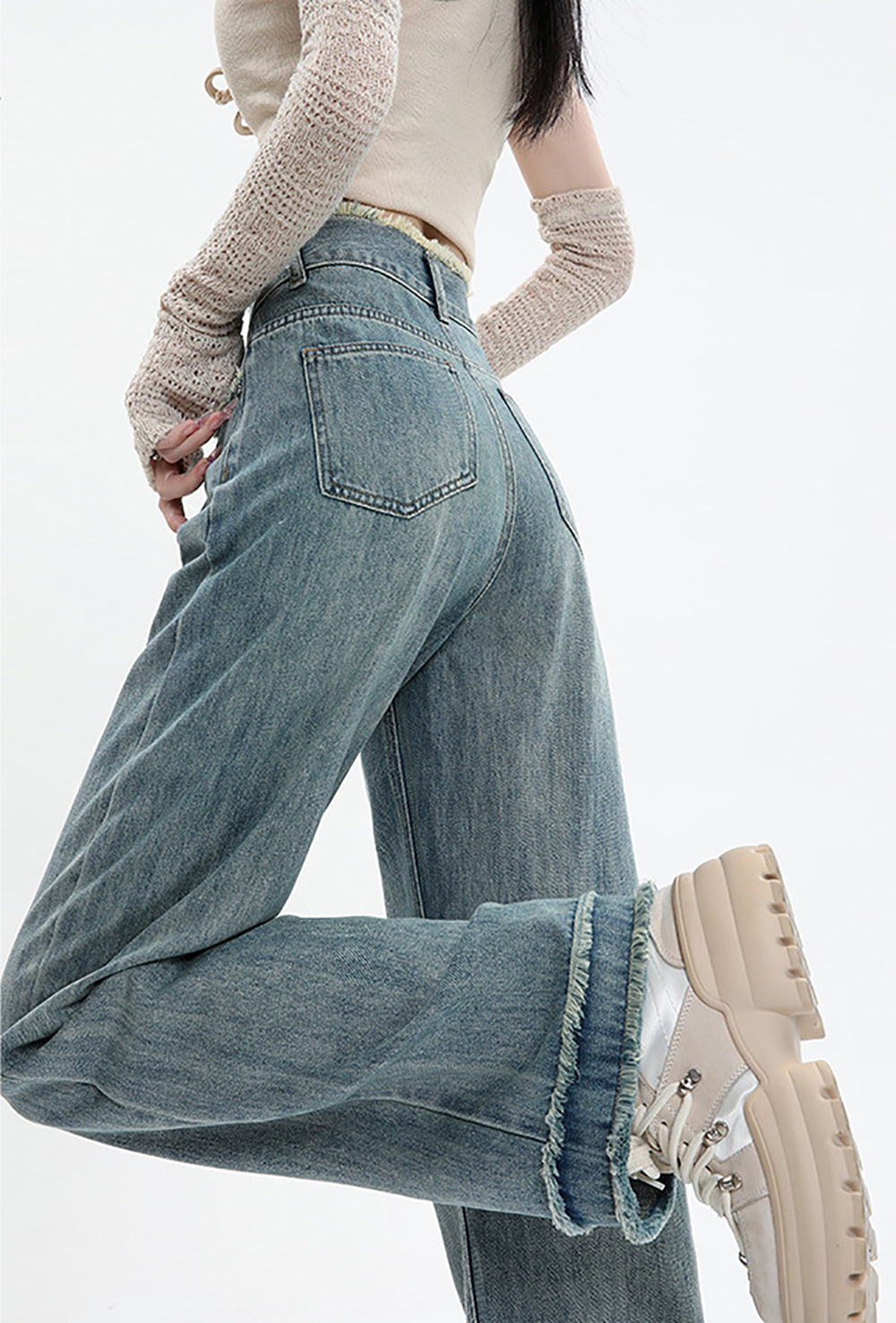 Women Wide Leg Mildly Distressed Light Fade Jeans