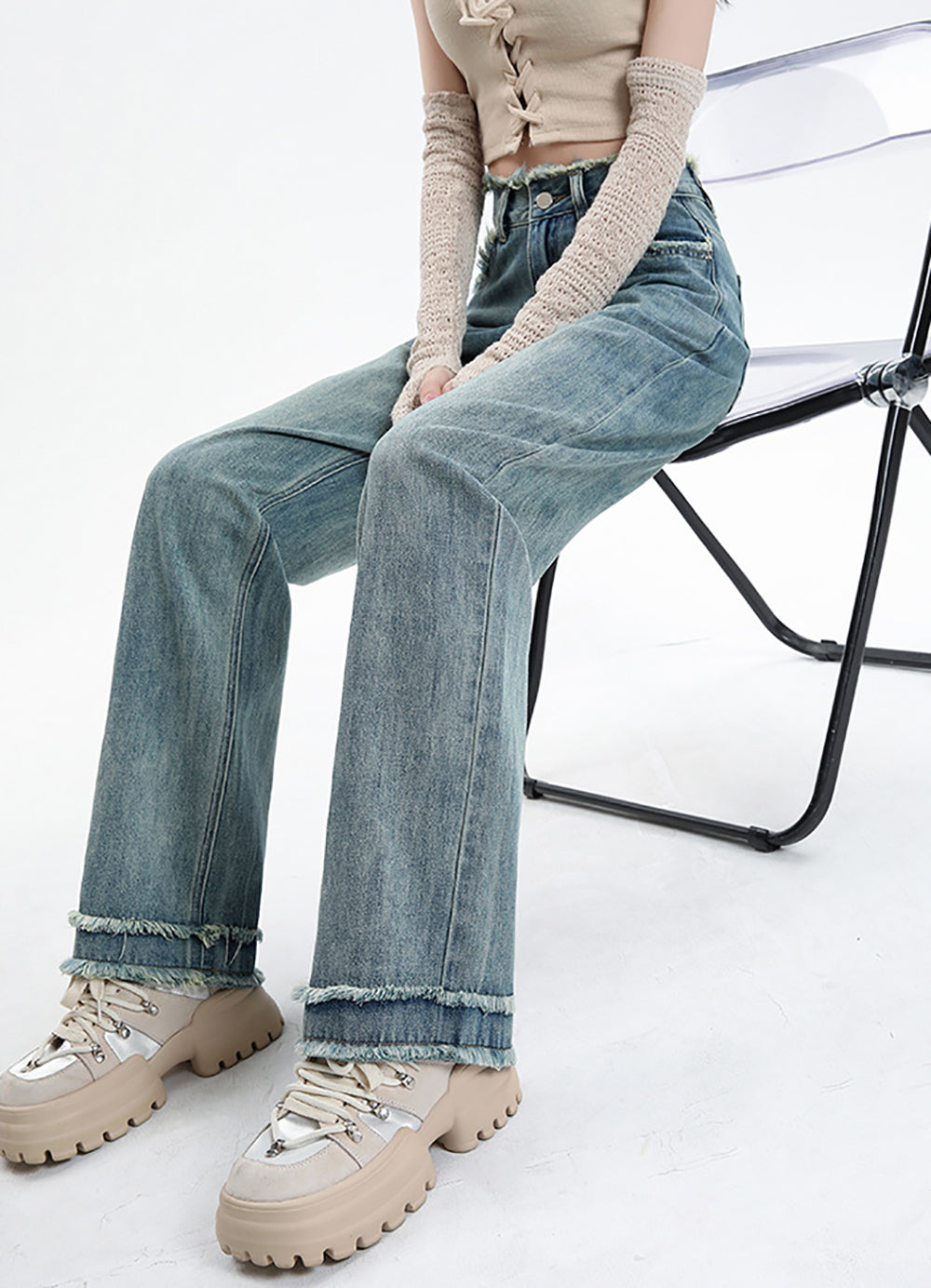 Women Wide Leg Mildly Distressed Light Fade Jeans