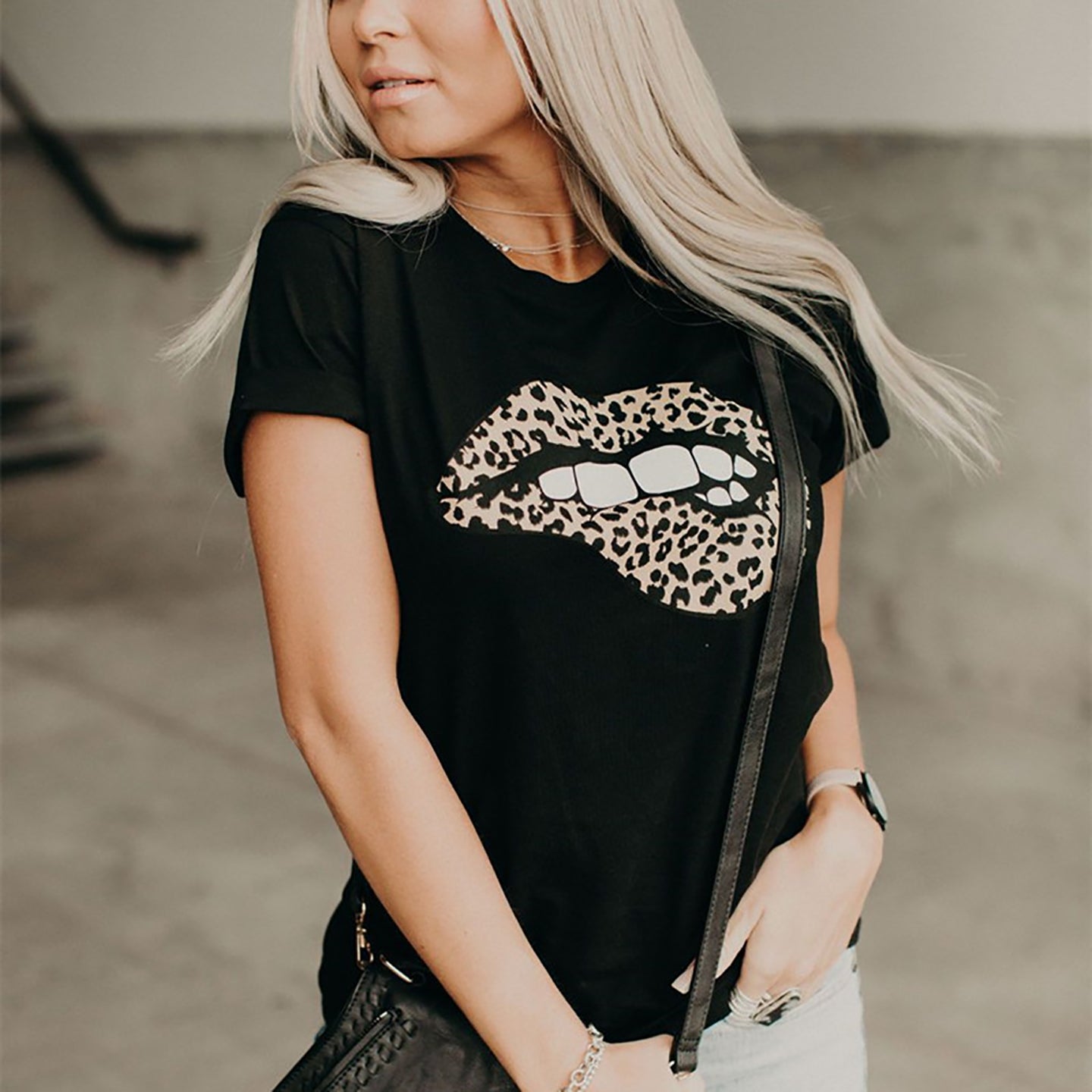 Women Graphic Printed Short Sleeves Regular Fit T-shirt