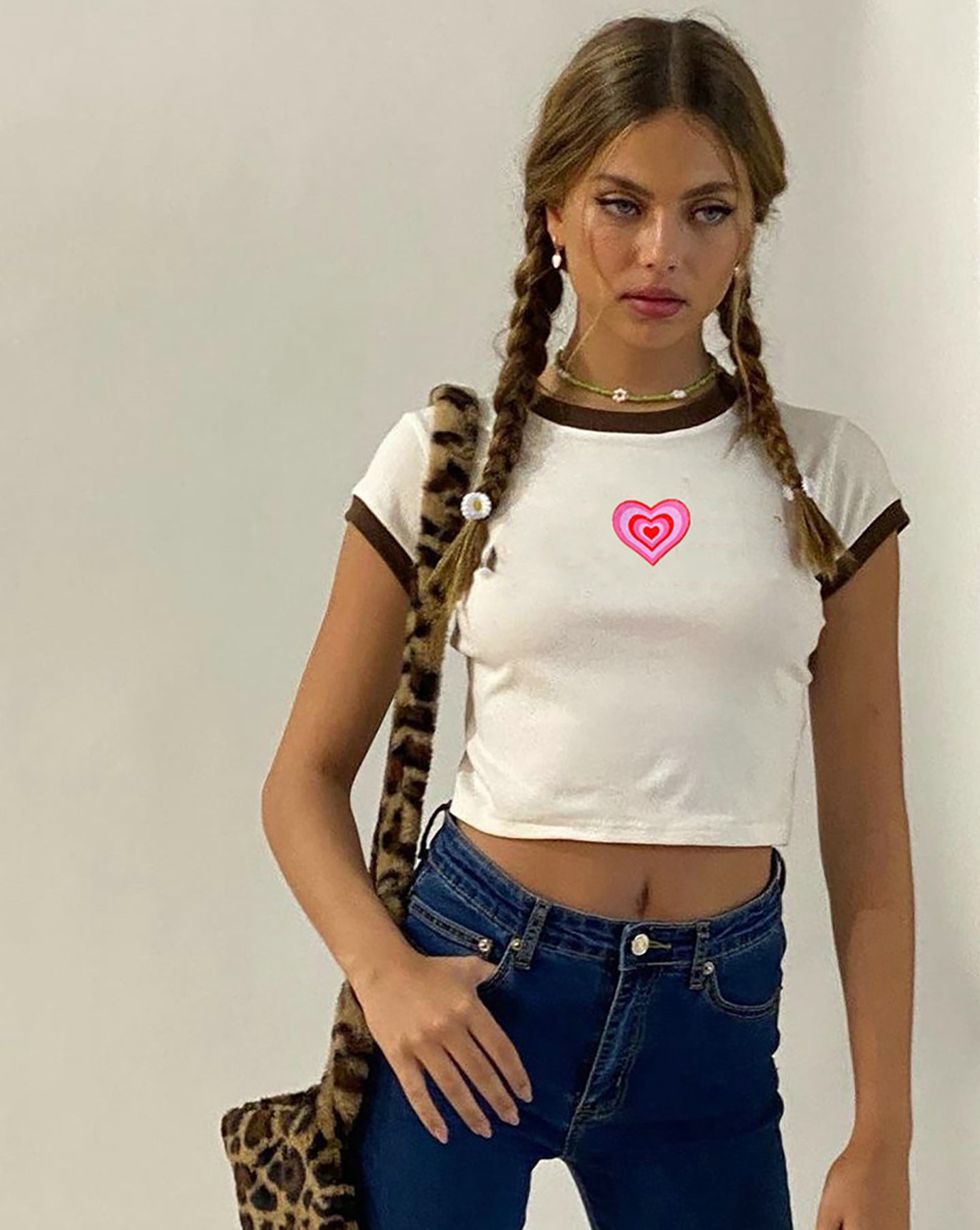 Women Drop-Shoulder Sleeves Applique Slim Fit T-shirt