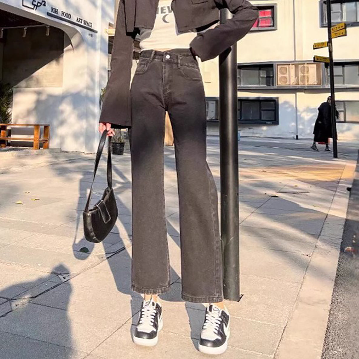 Women Straight Fit Dark Fade Jeans