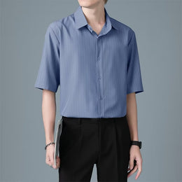 Men Vertical Striped Spread Collar Casual Shirt