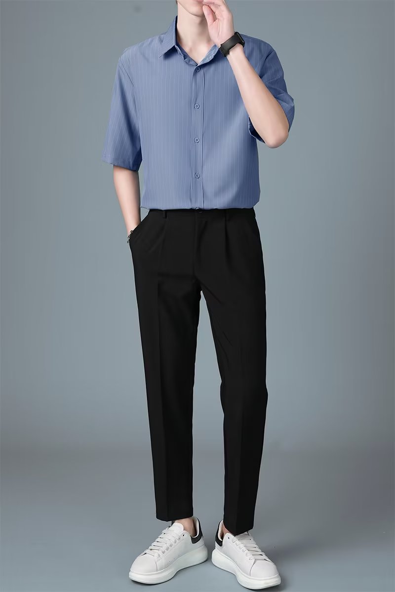 Men Vertical Striped Spread Collar Casual Shirt