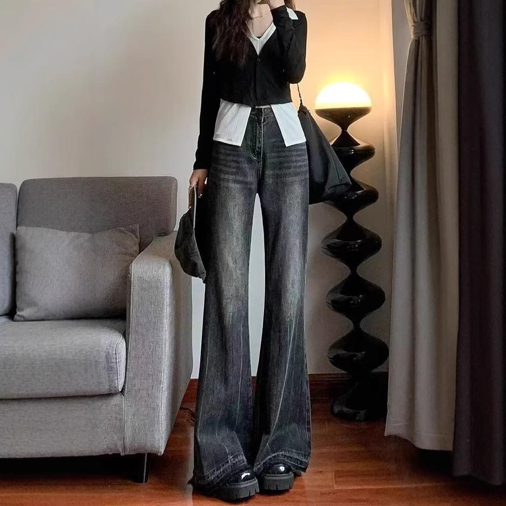 Women Bootcut Light Fade Mid-Rise Jeans