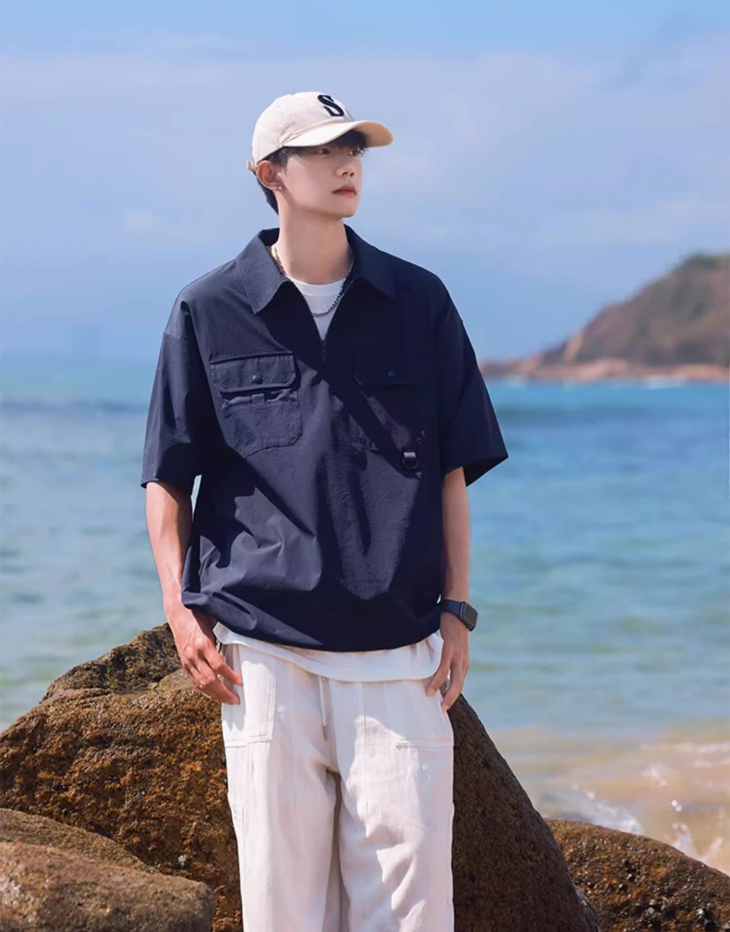 Men Solid Spread Collar Casual Shirt