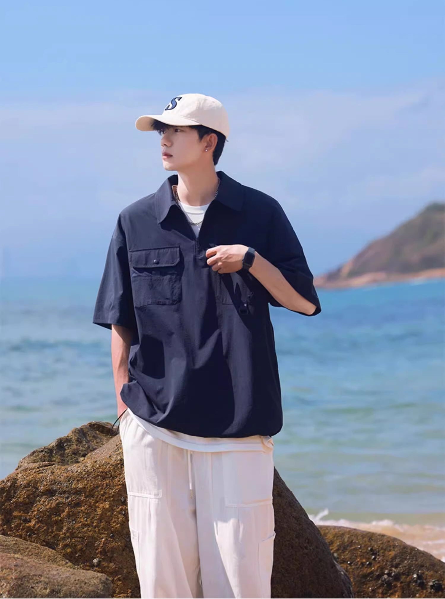 Men Solid Spread Collar Casual Shirt