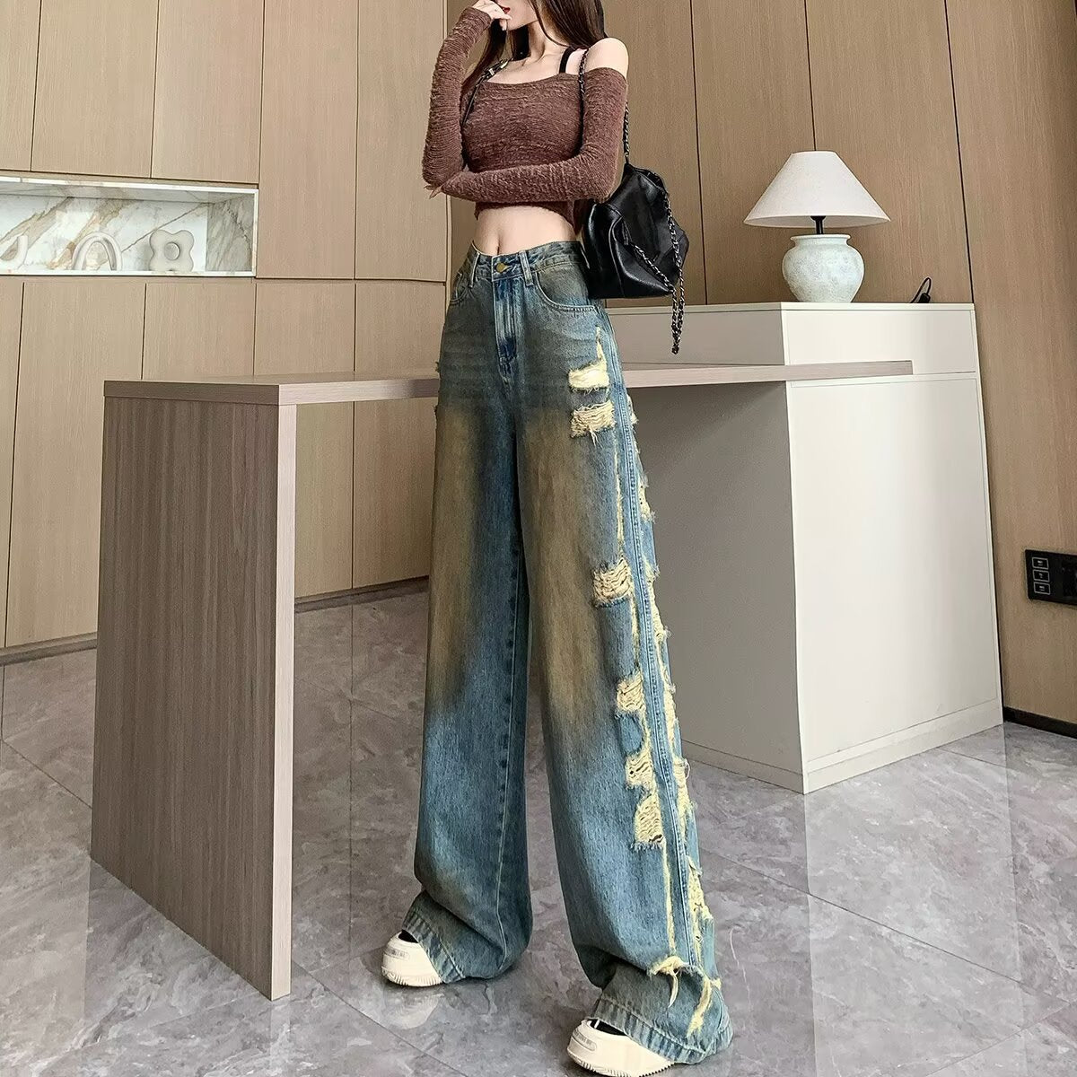 Women Mid-Rise Highly Distressed Heavy Fade Non Stretchable Jeans