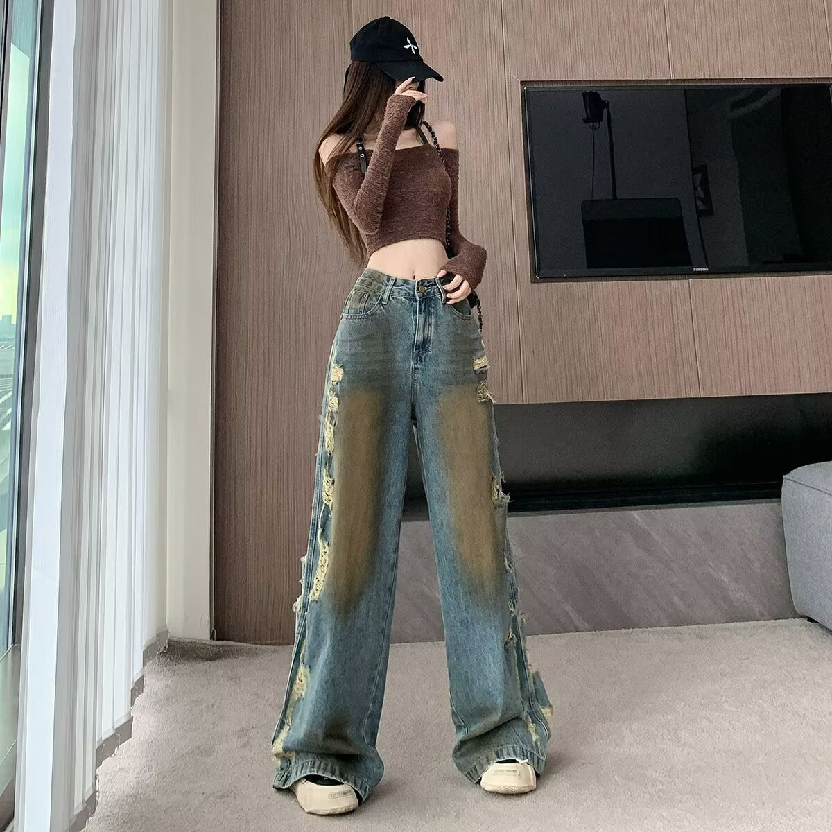 Women Mid-Rise Highly Distressed Heavy Fade Non Stretchable Jeans