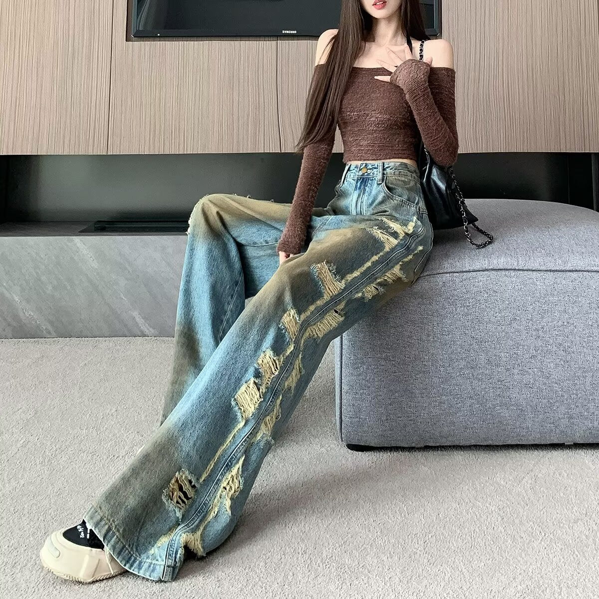 Women Mid-Rise Highly Distressed Heavy Fade Non Stretchable Jeans