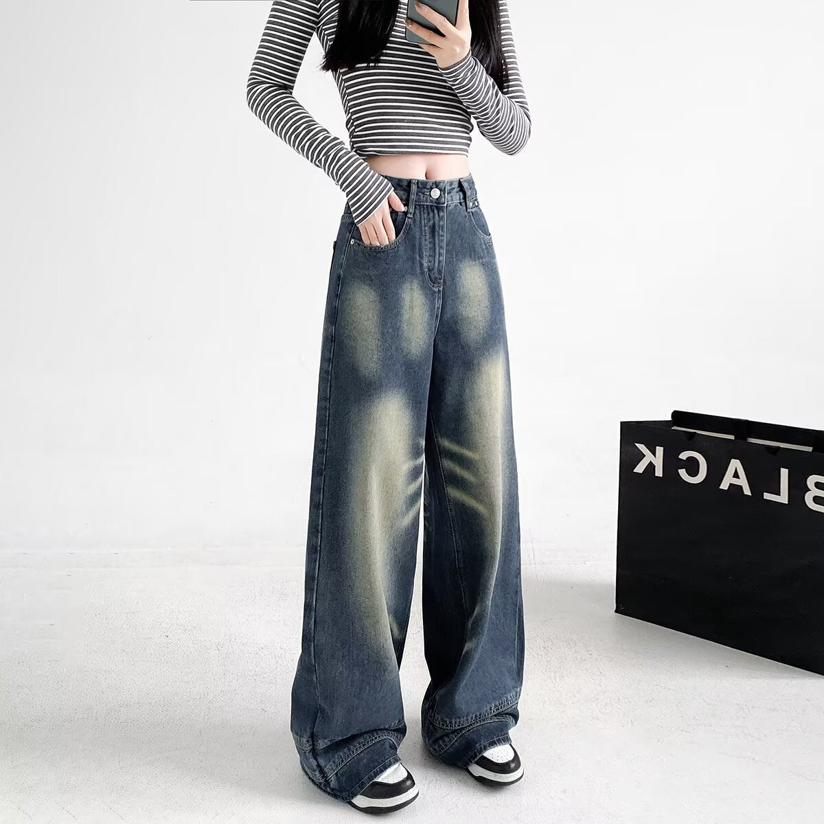 Women Regular Fit Mid-Rise Light Fade Jeans