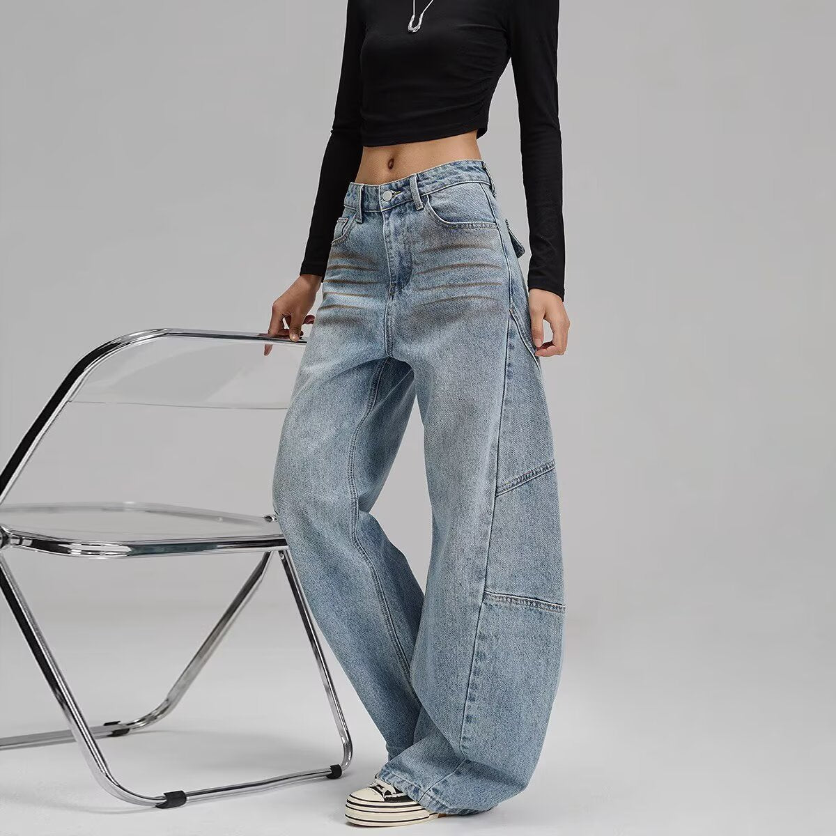 Women Wide Leg Mid-Rise Light Fade Jeans