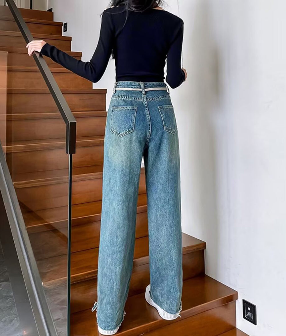 Women Relaxed Fit Heavy Fade Jeans