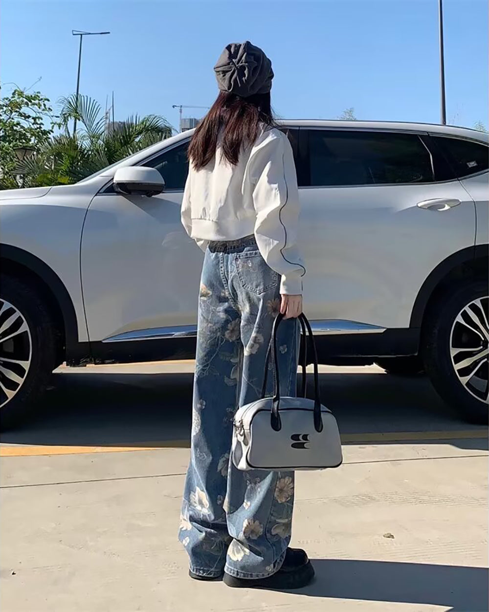 Mid-Rise Relaxed Fit Jeans