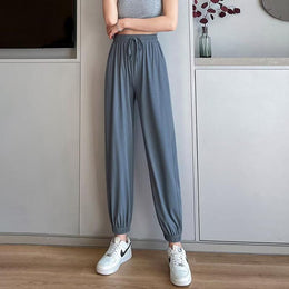 Women Solid Mid-Rise Knitted Flat-Front Joggers
