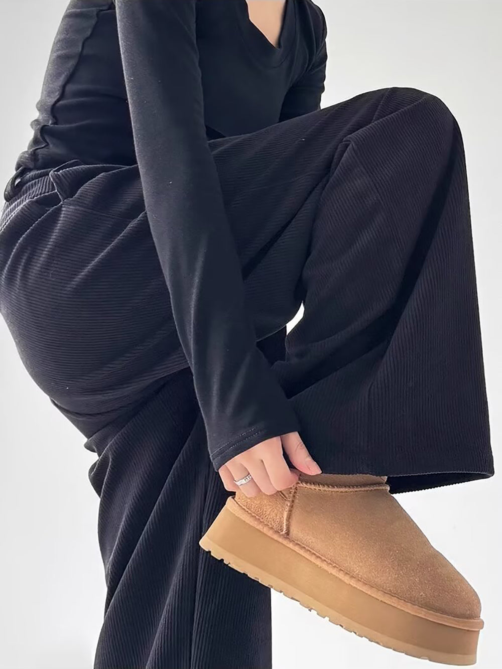 Women Loose Fit Pleated Trousers