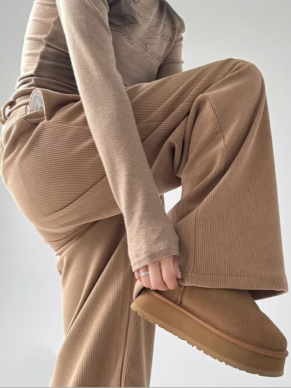 Women Loose Fit Pleated Trousers