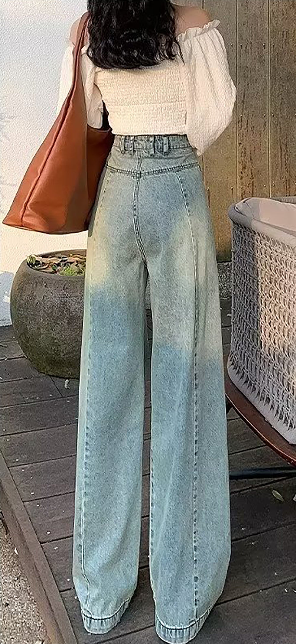 Women High-Rise Pleated Baggy Light Fade Jeans