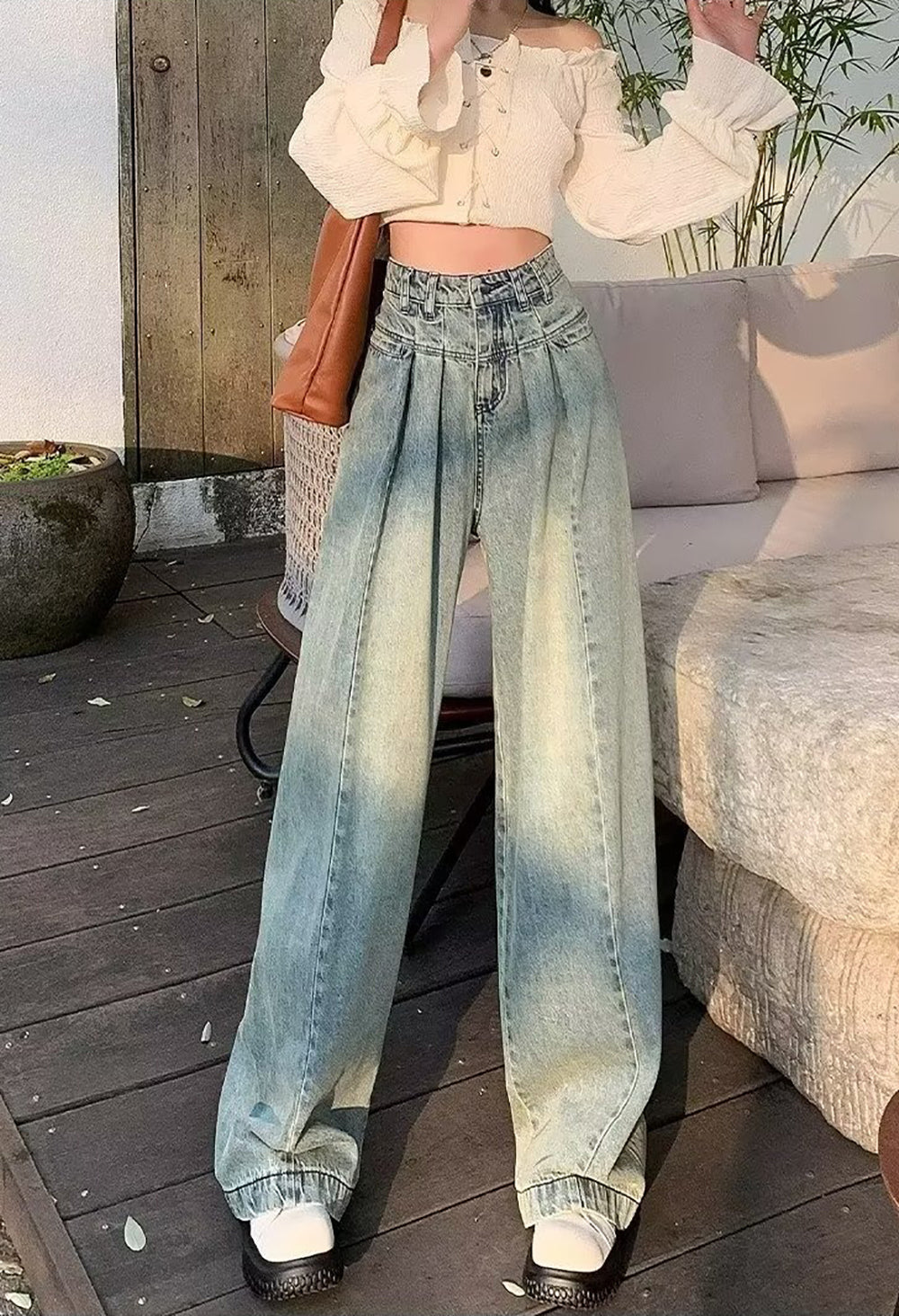 Women High-Rise Pleated Baggy Light Fade Jeans