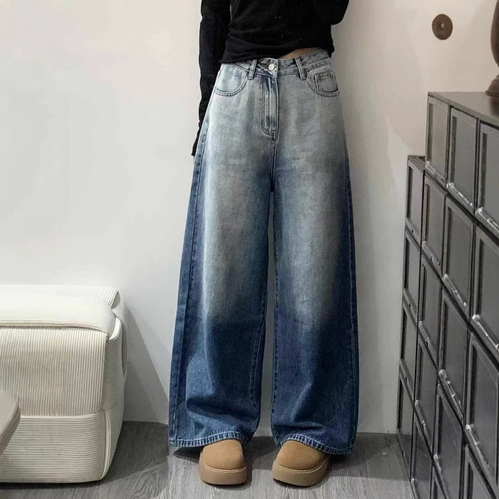 Women Straight Fit Mid-Rise Light Fade Jeans