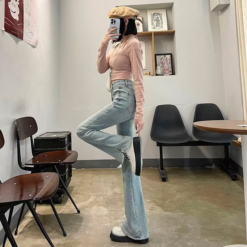 Women Bootcut Fit Mid-Rise Jeans