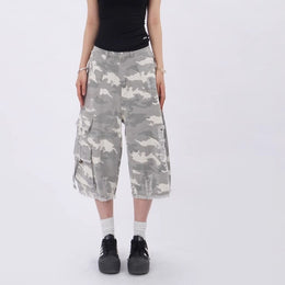 Women Baggy Mid-Rise Camouflage Printed Jorts Shorts
