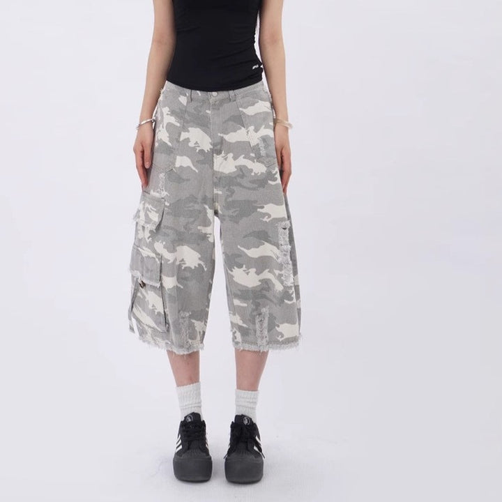 Women Baggy Mid-Rise Camouflage Printed Jorts Shorts