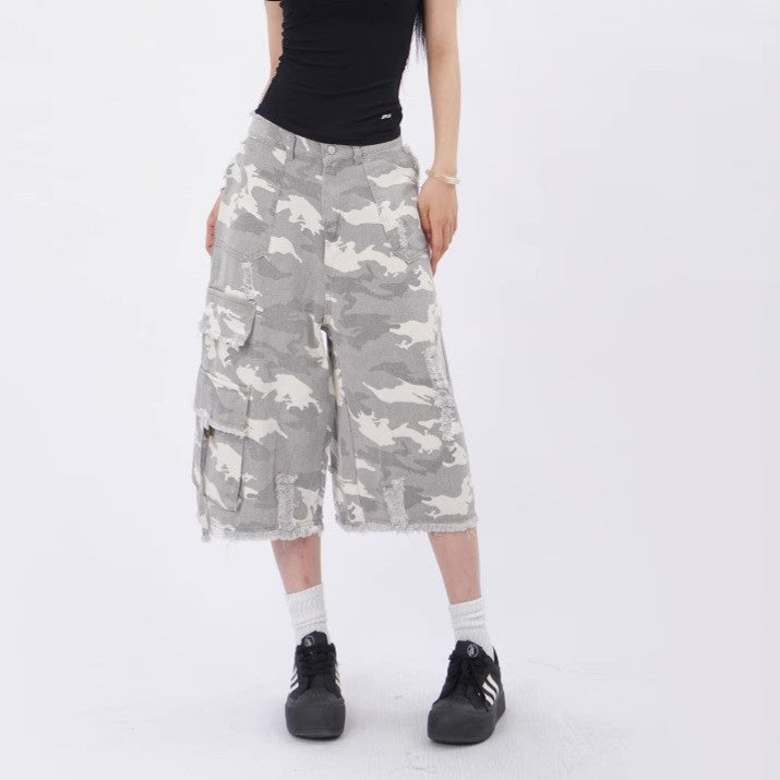 Women Baggy Mid-Rise Camouflage Printed Jorts Shorts