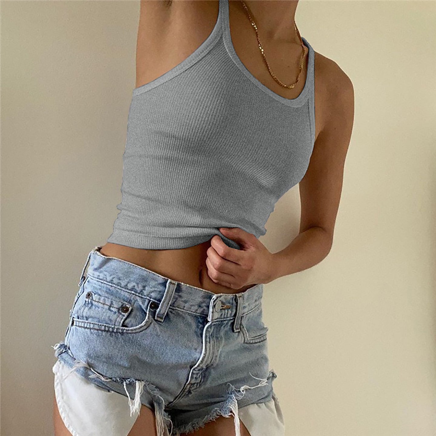 Women Solid Scoop Neck Crop Top