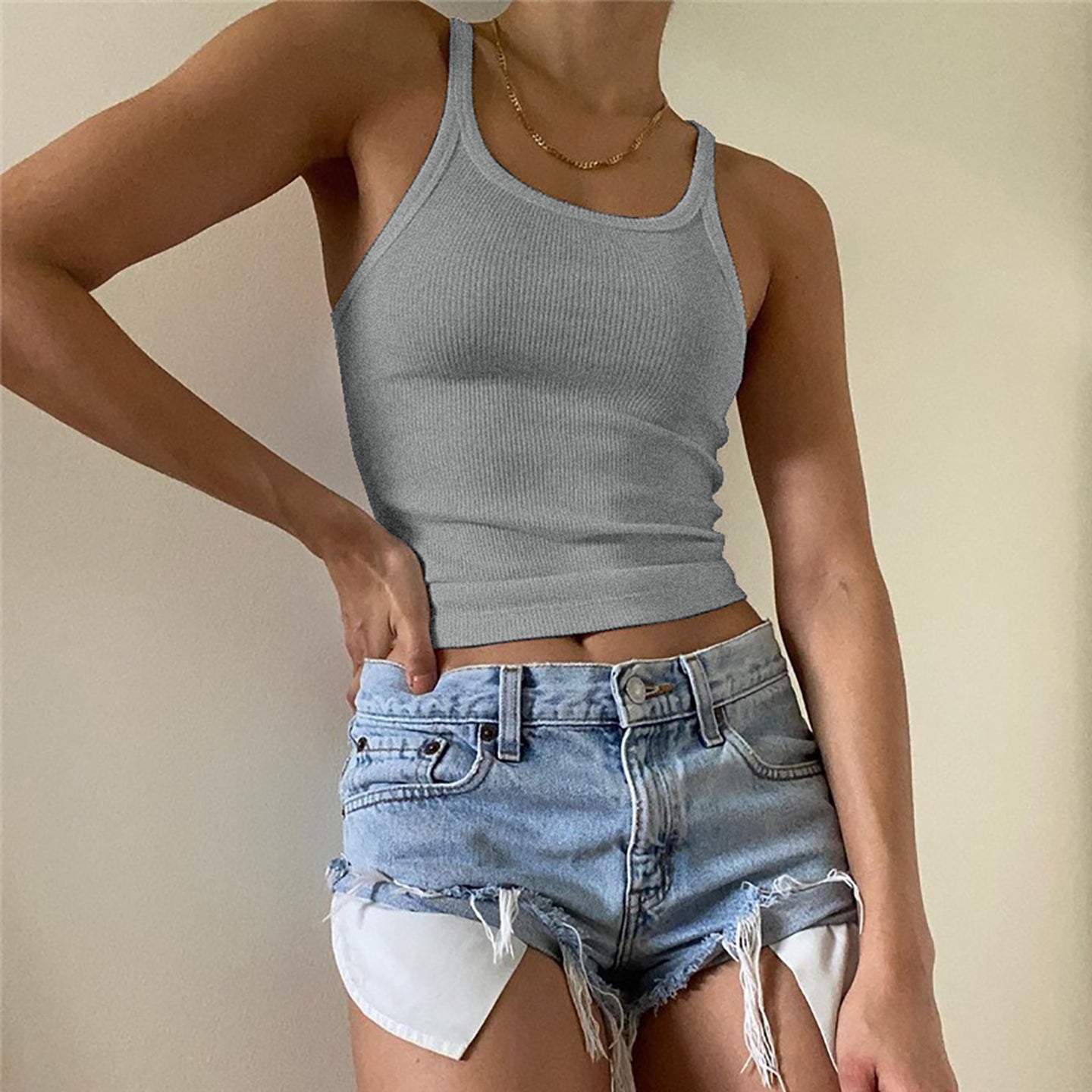 Women Solid Scoop Neck Crop Top