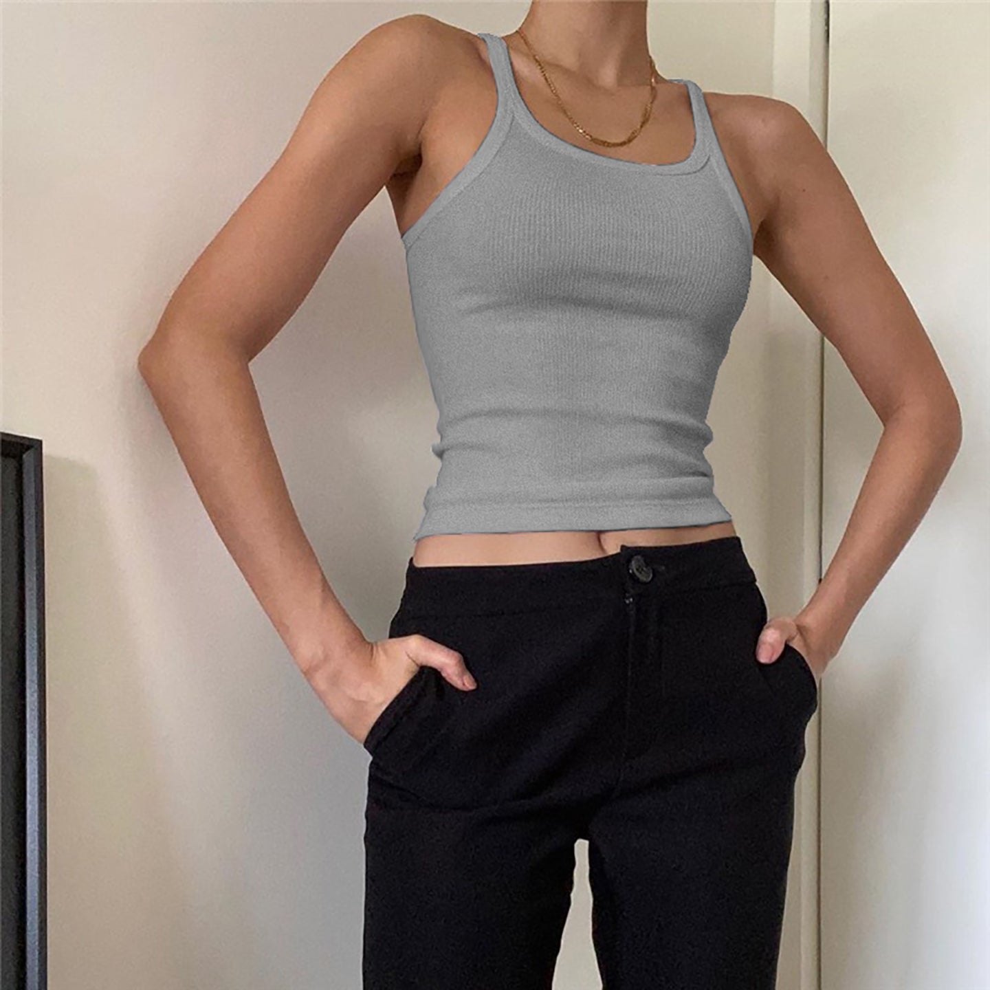 Women Solid Scoop Neck Crop Top