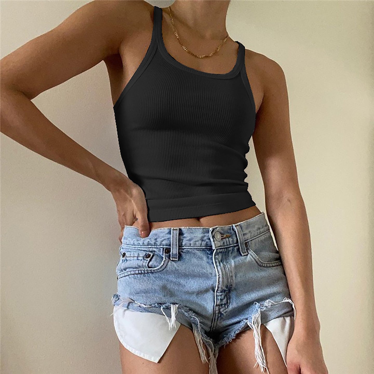 Women Solid Scoop Neck Crop Top