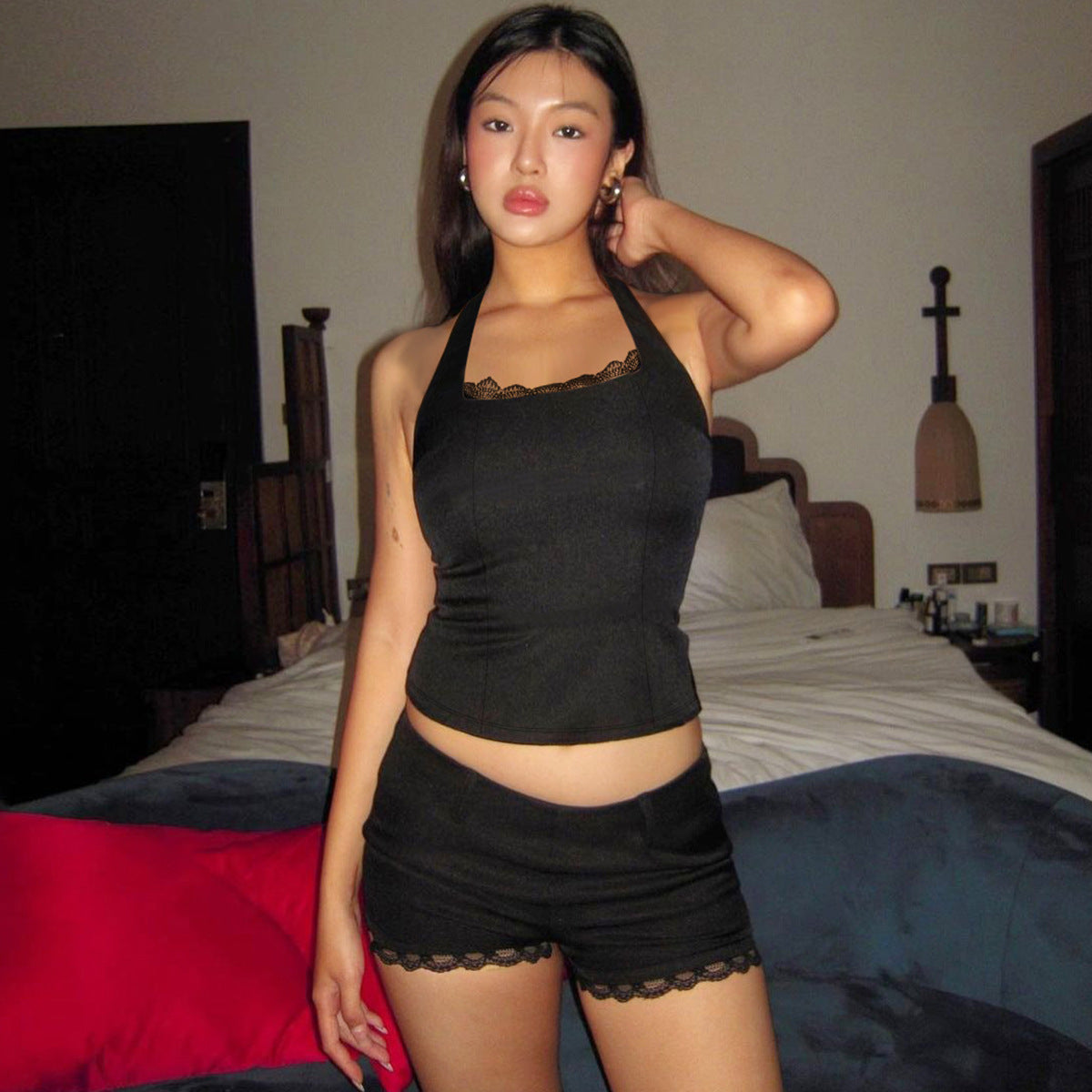 Women Solid Halter Neck Tank Crop Top